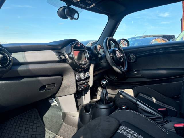 2019 Mini Hatchback 1.5 Cooper Sport II 3dr - BEAUTIFUL EXAMPLE -