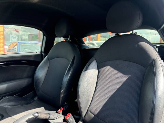 2013 Mini Coupe 1.6 Cooper 3dr -10 SERVICES-