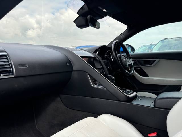 2018 Jaguar F-Type 2.0 R-Dynamic 2dr Auto -FSH-
