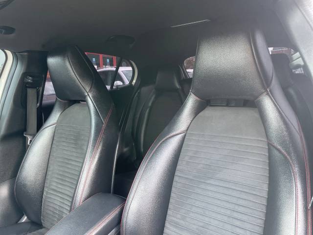 2015 Mercedes-Benz GLA 2.0 GLA 250 4Matic AMG Line 5dr Auto [Premium] FULL SERVICE HISTORY