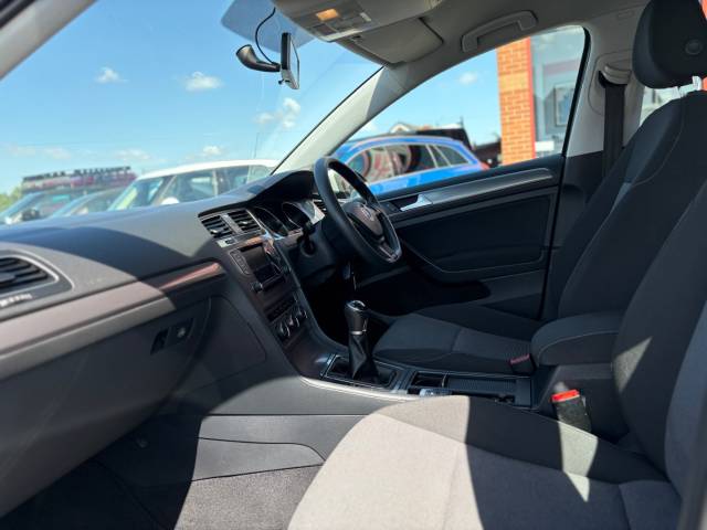 2015 Volkswagen Golf 1.6 TDI 105 S 5dr -FSH WITH TIMING BELT-