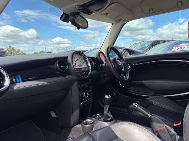 2013 Mini Hatchback 1.6 Cooper Bayswater 3dr -1 OWNER + FULL SERVICE HISTORY-