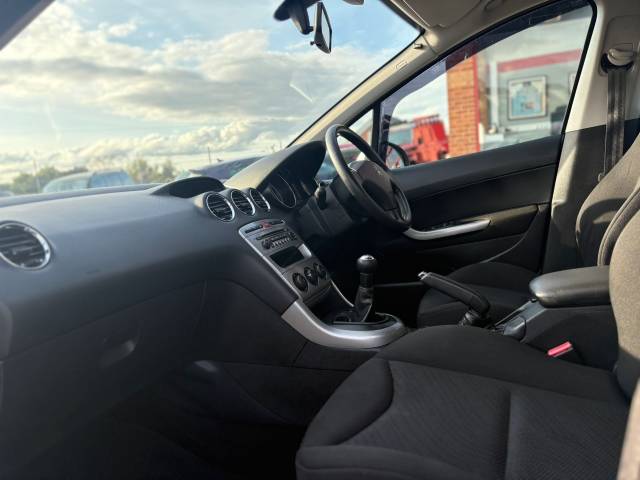 2012 Peugeot 308 1.6 HDi 92 Access 5dr -FULL SERVICE HISTORY-