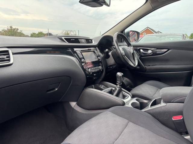 2016 Nissan Qashqai 1.5 dCi N-Connecta 5dr - 2 FORMER KEEPERS - FSH -
