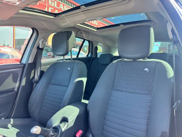 2014 Renault Megane 1.6 VVT Limited 5dr - FSH -