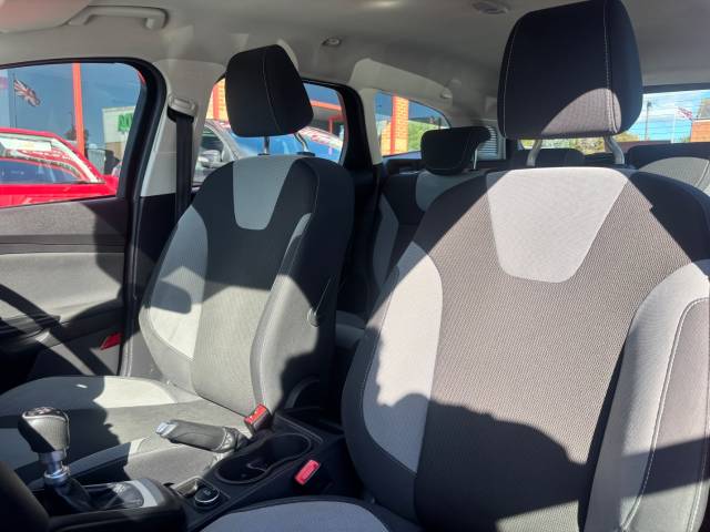 2013 Ford Focus 1.6 TDCi 115 Zetec 5dr -FULL SERVICE HISTORY-