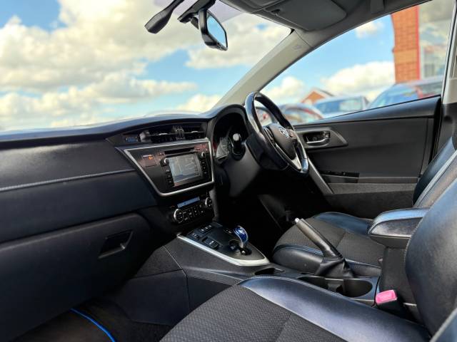 2015 Toyota Auris 1.8 VVTi Hybrid Excel 5dr CVT Auto [Nav] - FSH -