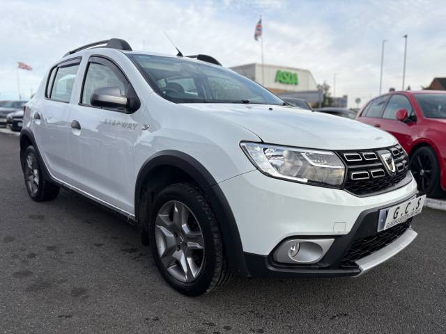 2018 Dacia Sandero Stepway 0.9 TCe Ambiance 5dr - 1 FORMER KEEPER - FSH -