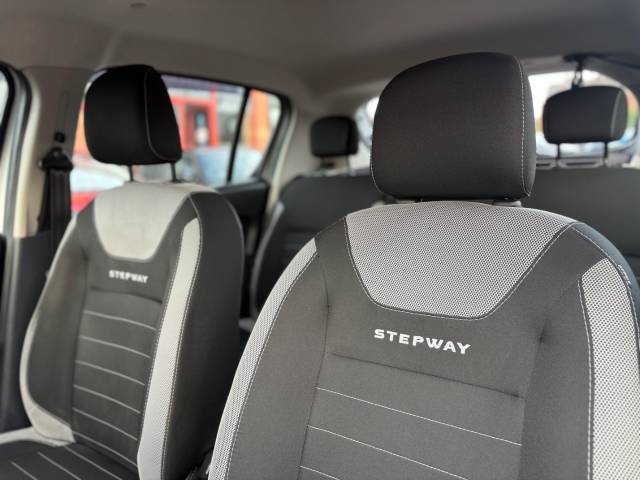 2018 Dacia Sandero Stepway 0.9 TCe Ambiance 5dr - 1 FORMER KEEPER - FSH -