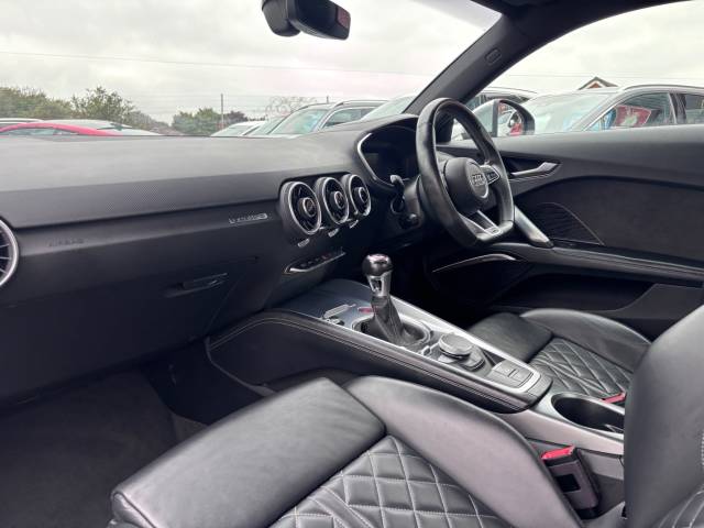 2017 Audi TTS 2.0T FSI Quattro TTS 2dr -2 FORMER KEEPERS - FULL AUDI SERVICE HISTORY -