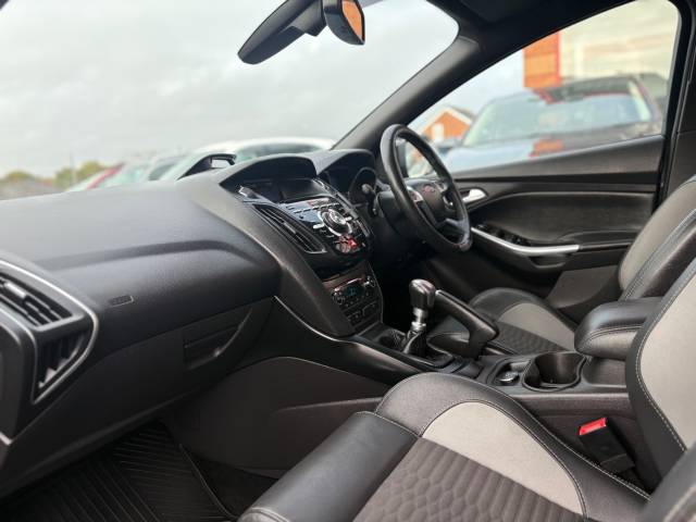 2013 Ford Focus 2.0T ST-2 5dr - FSH -