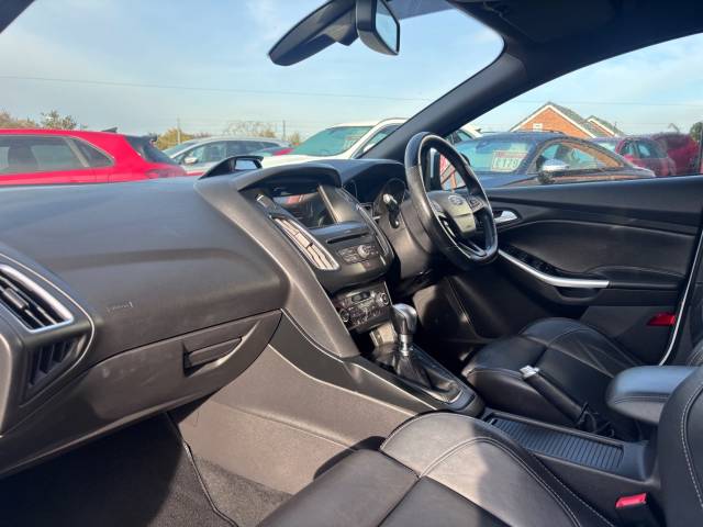 2017 Ford Focus 2.0T EcoBoost ST-3 5dr - FSH -