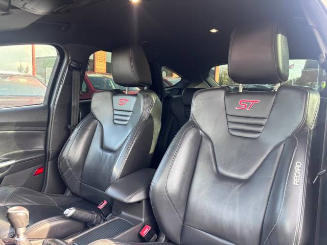 2017 Ford Focus 2.0T EcoBoost ST-3 5dr - FSH -