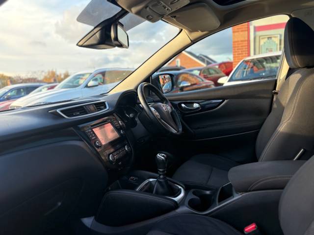 2014 Nissan Qashqai 1.5 dCi Acenta Premium 5dr