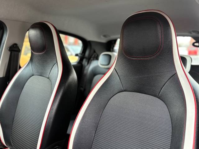 2015 Renault Twingo 0.9 TCE Dynamique S 5dr [Start Stop] - FULL SERVICE HISTORY -