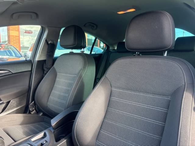2017 Vauxhall Insignia 1.6 CDTi SRi Nav 5dr [Start Stop] -FSH-