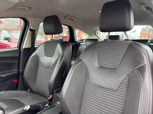 2015 Ford Focus 2.0 TDCi Titanium X 5dr Powershift -1 FORMER KEEPER - SERVICE HISTORY -