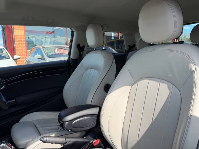 2019 Mini Hatchback 2.0 Cooper S Exclusive II 3dr Auto