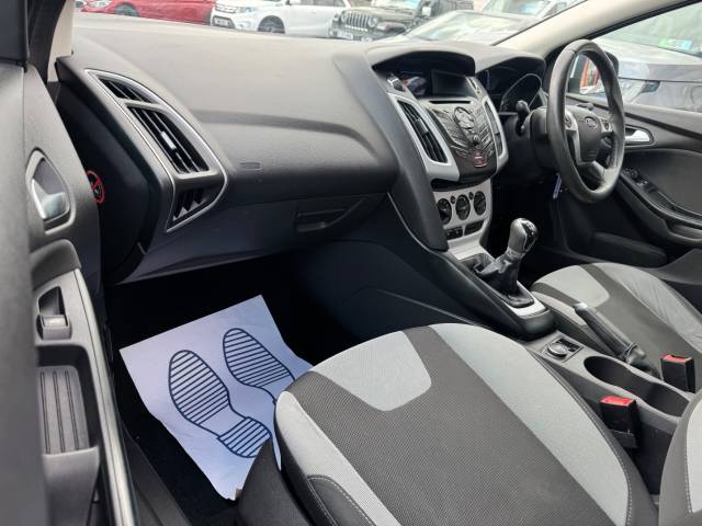 2013 Ford Focus 1.6 Zetec 5dr -APRIL 2027 MOT-