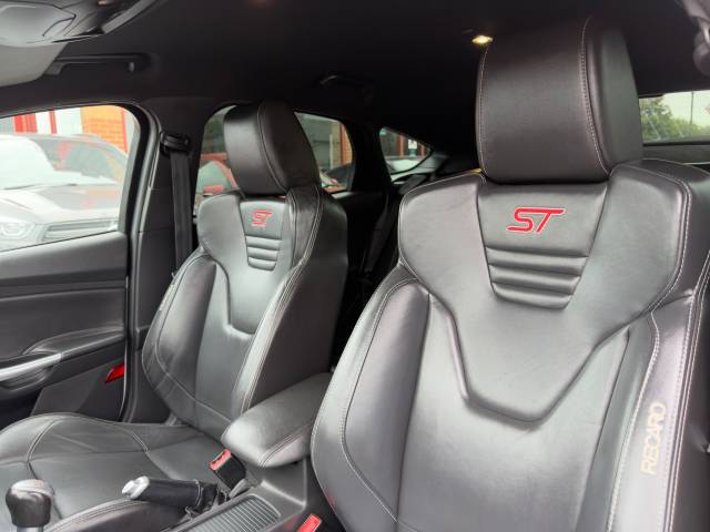 2017 Ford Focus 2.0T EcoBoost ST-3 5dr