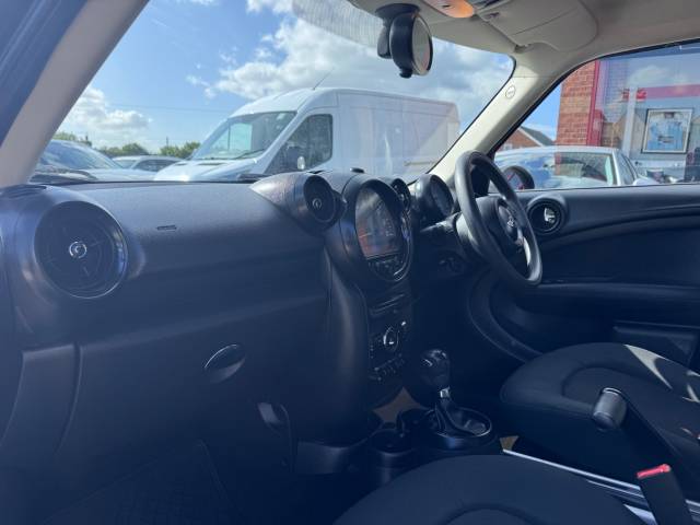 2015 Mini Countryman 1.6 Cooper 5dr Auto -1  FORMER KEEPER + FSH-