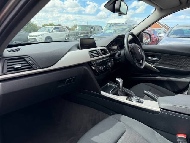 2015 BMW 3 Series 2.0 318d SE 4dr