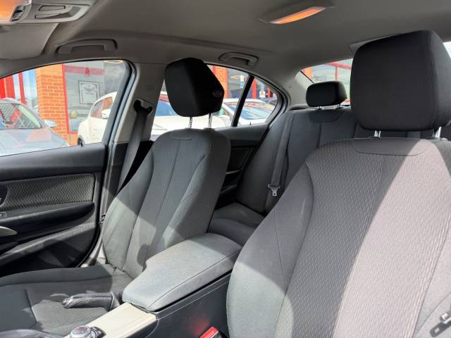 2015 BMW 3 Series 2.0 318d SE 4dr