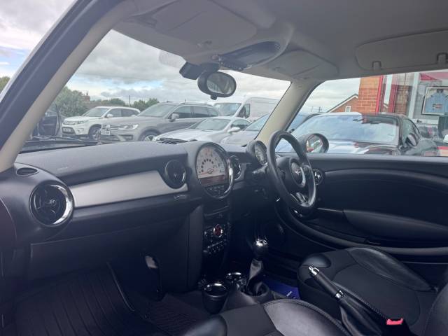 2014 Mini Clubman 1.6 Cooper D 5dr - ONE OWNER -