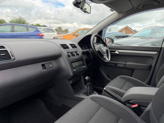 2014 Volkswagen Touran 1.6 TDI 105 BlueMotion Tech SE 5dr - FULL SERVICE HISTORY - TIMING BELT REPLACED -