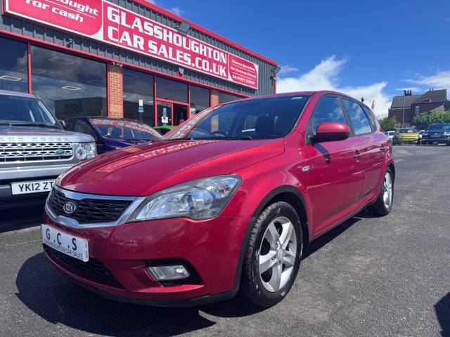 Kia Ceed 1.6 CRDi 2 5dr Hatchback Diesel Red