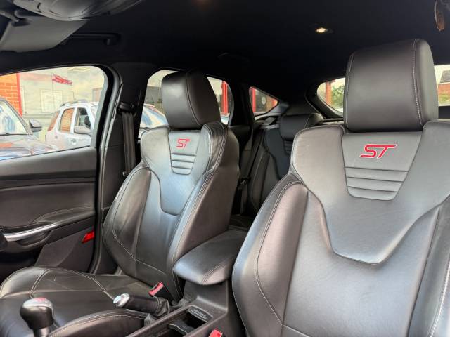 2017 Ford Focus 2.0 TDCi 185 ST-3 5dr -FULL SERVICE HISTORY-