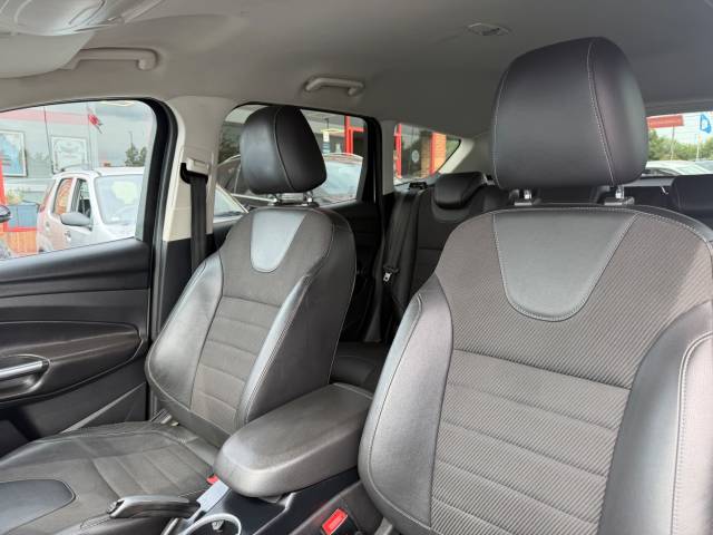 2015 Ford Kuga 2.0 TDCi 180 Titanium 5dr Powershift 4WD