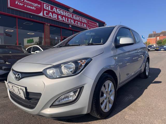 Hyundai i20 1.2 Active 3dr -7 SERVICES- Hatchback Petrol Silver