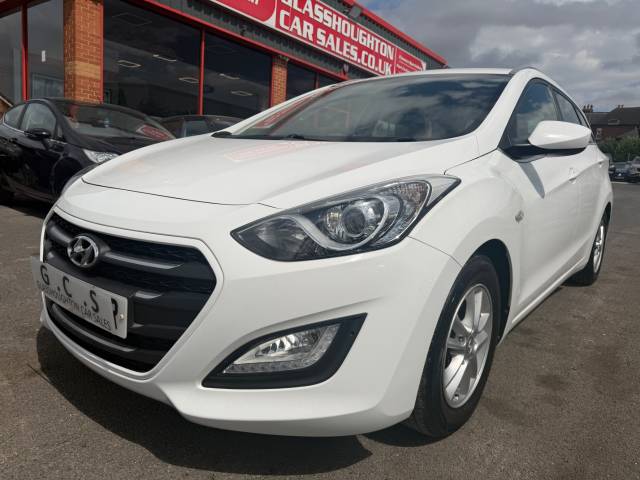 Hyundai i30 1.6 CRDi Blue Drive SE 5dr Estate Diesel White