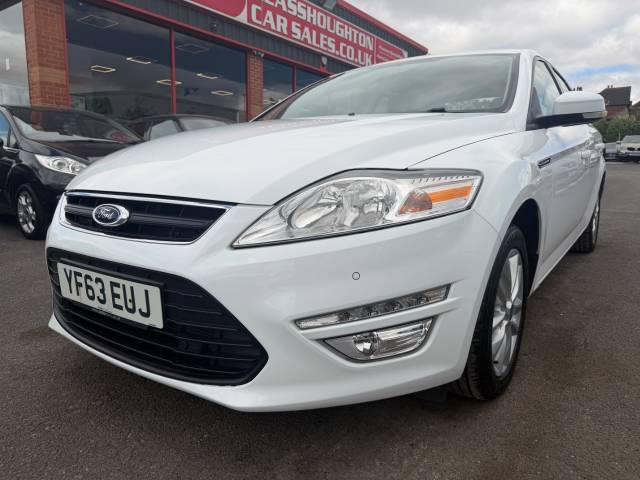 Ford Mondeo 1.6 Graphite 5dr - 1 FORMER KEEPER - FULL SERVICE HISTORY - TIMING BELT REPLACED - Hatchback Petrol White