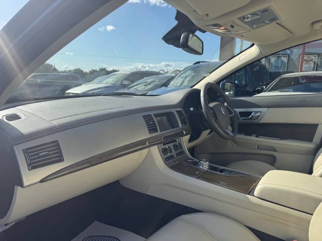 2012 Jaguar XF 2.2d Premium Luxury 4dr Auto