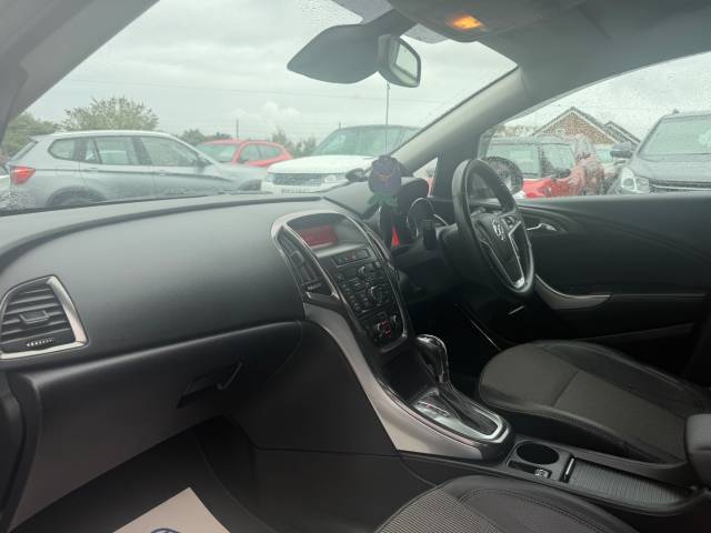 2011 Vauxhall Astra 2.0 CDTi 16V SE 5dr Auto - FSH