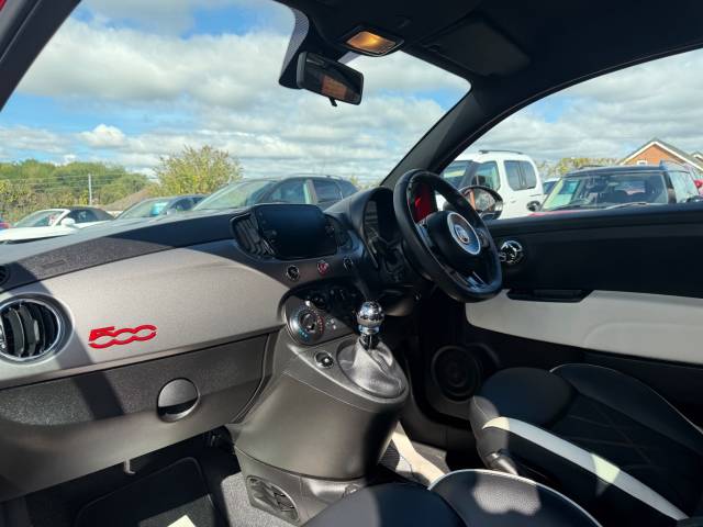 2018 Fiat 500 1.2 S 3dr - 1 FORMER KEEPER - 5 SERVICE STAMPS -