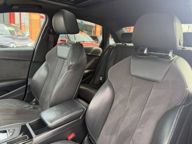 2017 Audi A4 3.0 TDI Black Edition 4dr S Tronic - 1 FORMER KEEPER -