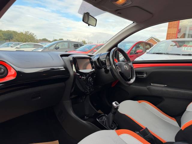 2015 Toyota Aygo 1.0 VVT-i X-Cite 3dr - FSH - 10 SERVICES -