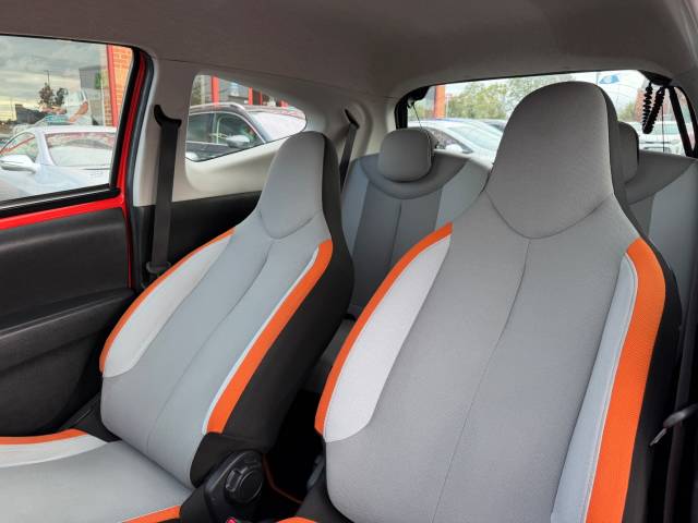 2015 Toyota Aygo 1.0 VVT-i X-Cite 3dr - FSH - 10 SERVICES -