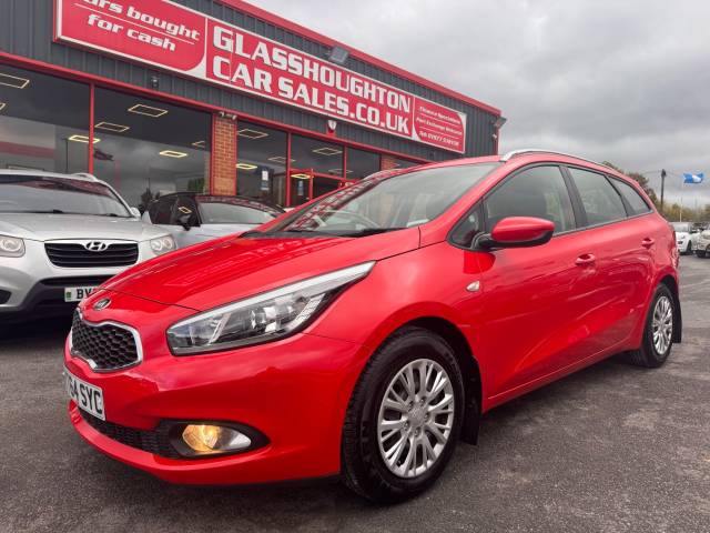 Kia Ceed 1.4 CRDi 1 5dr - 1 OWNER - 9 SERVICE STAMPS - Estate Diesel Red