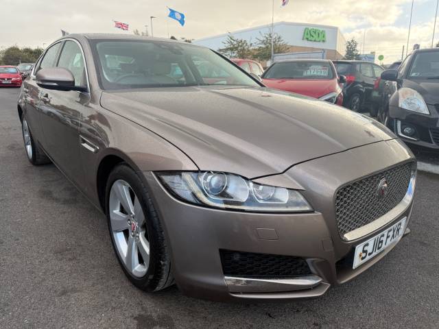 2016 Jaguar XF 2.0d [180] Portfolio 4dr Auto - 2 FORMER KEEPERS - SERVICE HISTORY -