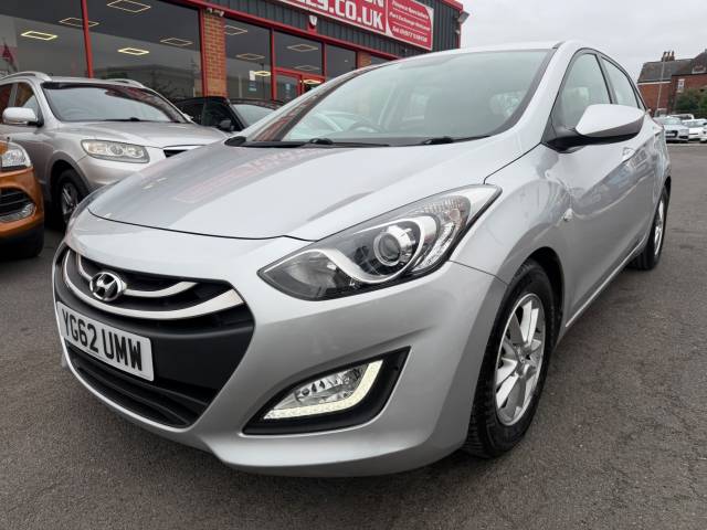 Hyundai i30 1.6 CRDi Blue Drive Active 5dr - FSH - 13 SERVICES - 1 OWNER - Hatchback Diesel Silver